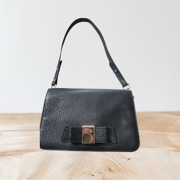 IVANKA TRUMP Elegant Black Handbag - Picture 1 of 12